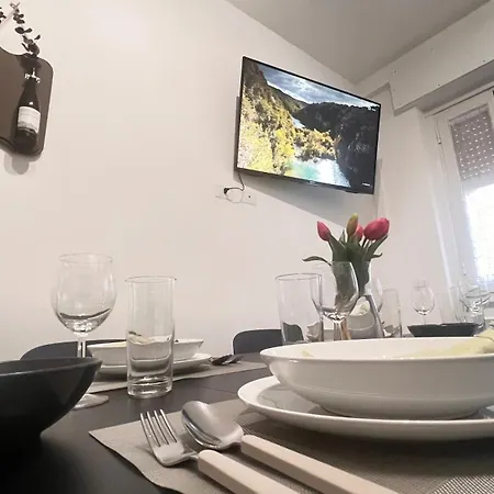 New And Elegant Apartment On The Navigli Netflix E Disney Mailand Exterior foto