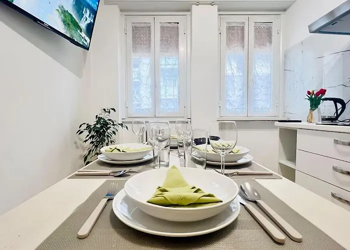 New And Elegant Apartment On The Navigli Netflix E Disney