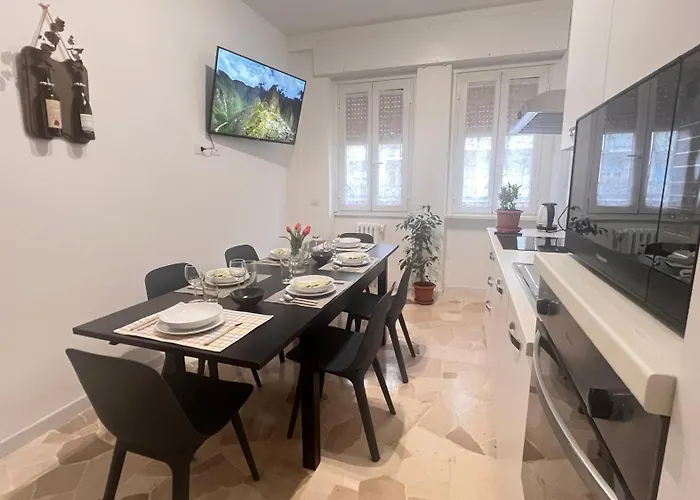 New And Elegant Apartment On The Navigli Netflix E Disney